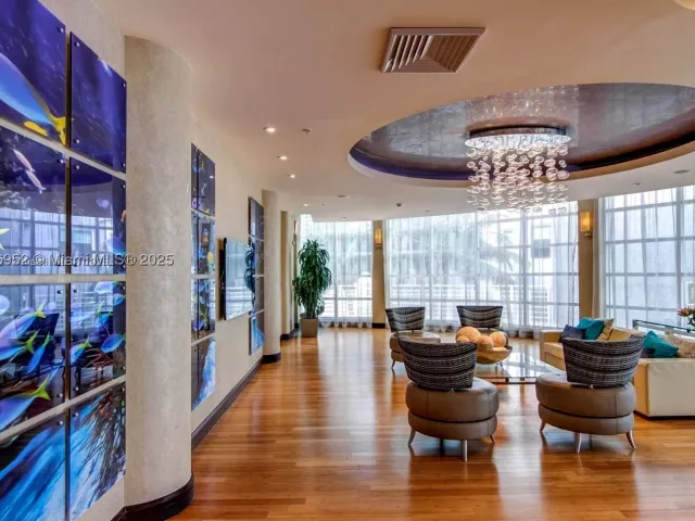 2-bedroom condo for sale in Miami - 244 Biscayne Blvd 3708 - MondialRealty