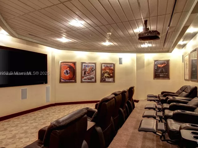 2-bedroom condo for sale in Miami - 244 Biscayne Blvd 3708 - MondialRealty