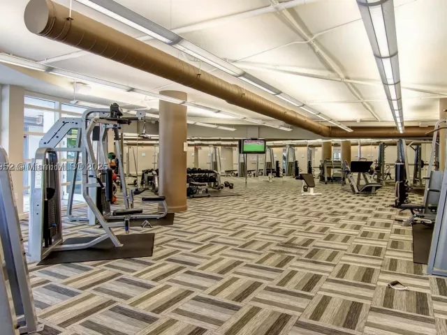 2-bedroom condo for sale in Miami - 244 Biscayne Blvd 3708 - MondialRealty