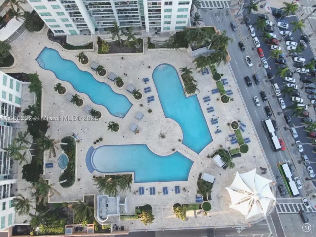 2-bedroom condo for sale in Miami - 244 Biscayne Blvd 3708 - MondialRealty
