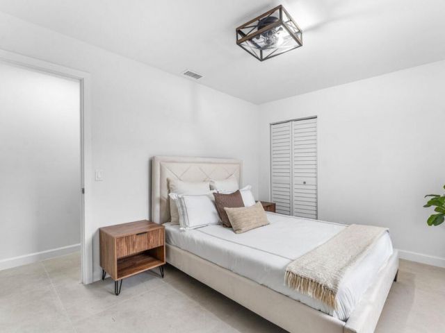 Home for rent at 608 SE 2nd Avenue Avenue - photo 6784465