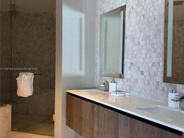 Apartment for sale  Unit #3611 - photo 6669108