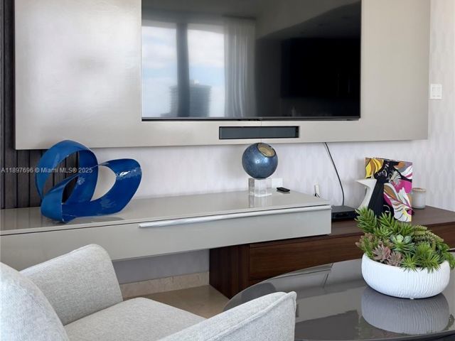 Apartment for sale  Unit #3611 - photo 6669119