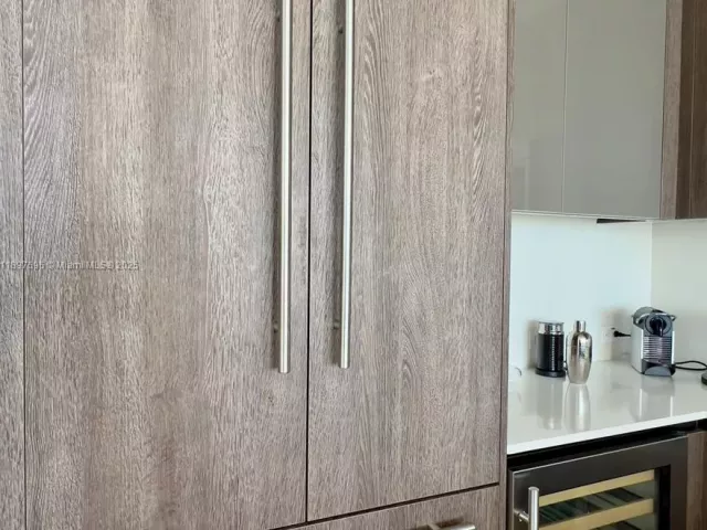 2-bedroom condo for sale in Miami - 68 SE 6th St 3611 - MondialRealty