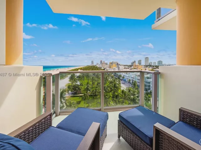 2-bedroom condo for rent in Miami Beach - 1455 Ocean Dr 1003 - MondialRealty