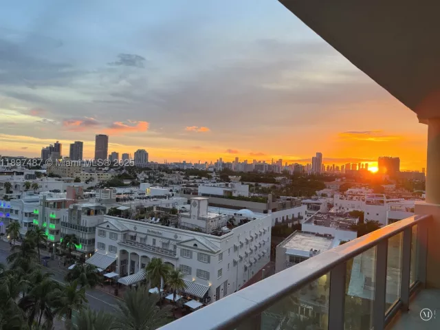 2-bedroom condo for rent in Miami Beach - 1455 Ocean Dr 1003 - MondialRealty