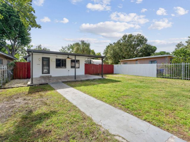 Home for rent at 1204 NW 70th Street - photo 6669991