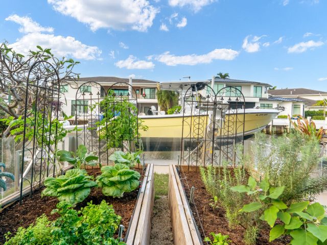 Home for rent at 961 Banyan Drive - photo 6670147