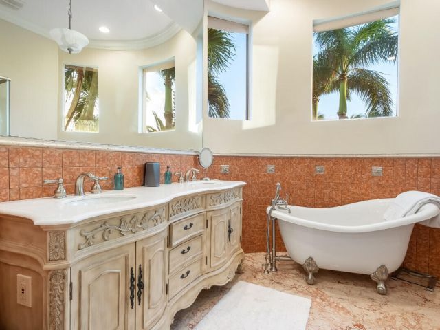 Home for rent at 961 Banyan Drive - photo 6670148