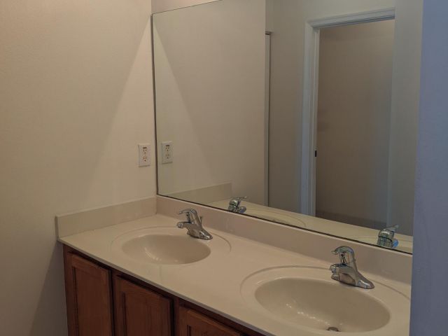 Home for rent at 2226 Oakmont Drive - photo 6693785