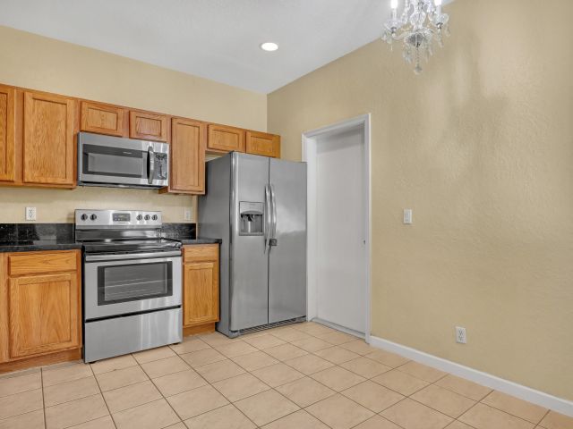 Home for rent at 2226 Oakmont Drive - photo 6856048