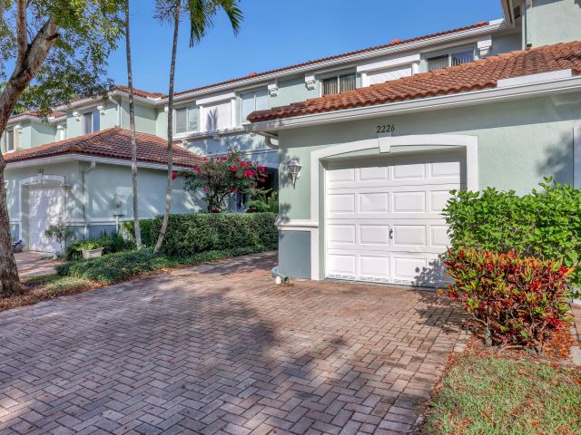 Home for rent at 2226 Oakmont Drive - photo 6856053