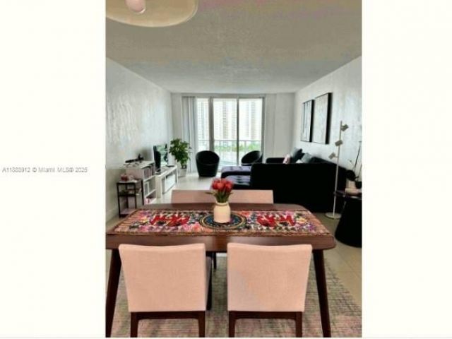 Apartment for sale  Unit #1117 - photo 6670081