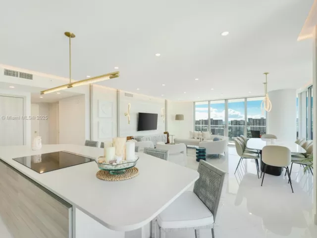 3-bedroom condo for sale in Sunny Isles Beach - 330 Sunny Isles Blvd 5-1902 - MondialRealty