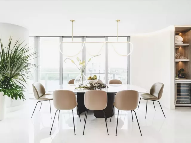 3-bedroom condo for sale in Sunny Isles Beach - 330 Sunny Isles Blvd 5-1902 - MondialRealty