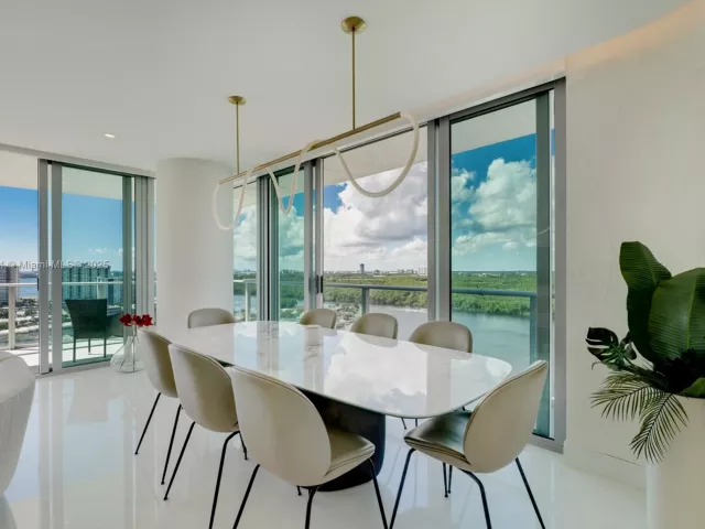3-bedroom condo for sale in Sunny Isles Beach - 330 Sunny Isles Blvd 5-1902 - MondialRealty
