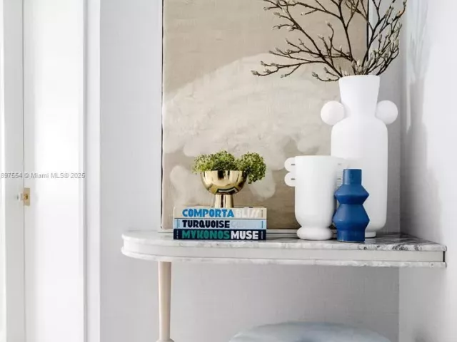 3-bedroom condo for sale in Sunny Isles Beach - 330 Sunny Isles Blvd 5-1902 - MondialRealty