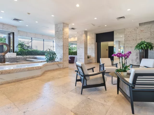 3-bedroom condo for sale in Aventura - 1000 E Island Blvd 1403 - MondialRealty