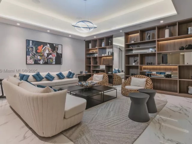 3-bedroom condo for sale in Aventura - 1000 E Island Blvd 1403 - MondialRealty