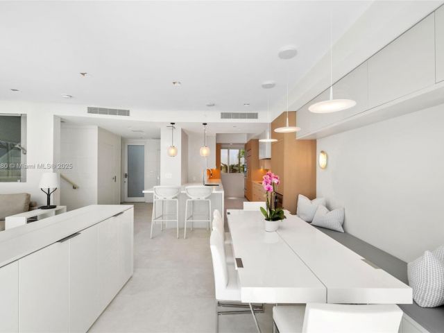 Apartment for sale  Unit #TWN7 - photo 6753224