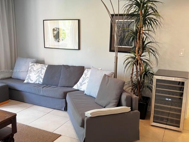 Apartment for rent  Unit # - photo 7446288