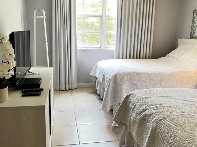 Apartment for rent  Unit # - photo 7446290