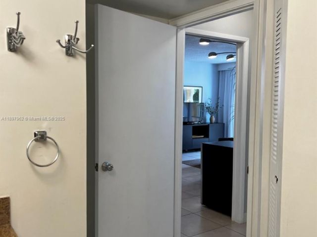 Apartment for rent  Unit # - photo 7446292