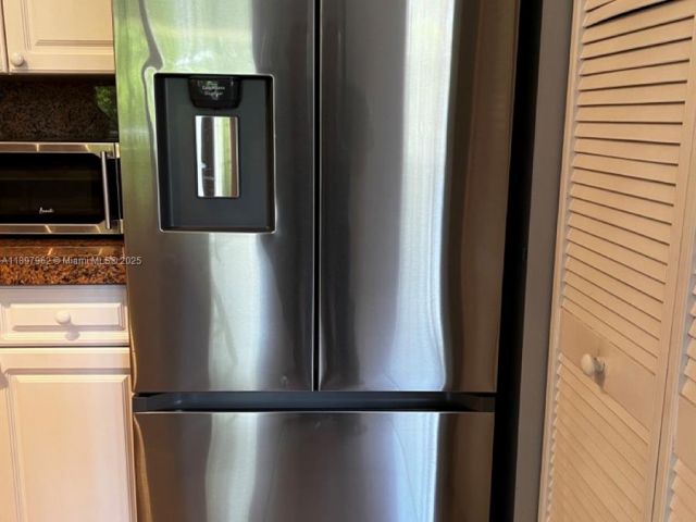 Apartment for rent  Unit # - photo 7446296