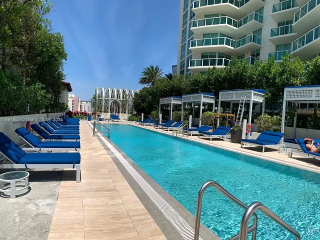 4-bedroom condo for sale in Sunny Isles Beach - 150 Sunny Isles Blvd 1-UPH1 - MondialRealty