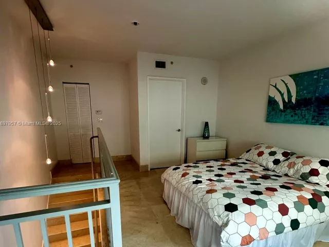 4-bedroom condo for sale in Sunny Isles Beach - 150 Sunny Isles Blvd 1-UPH1 - MondialRealty