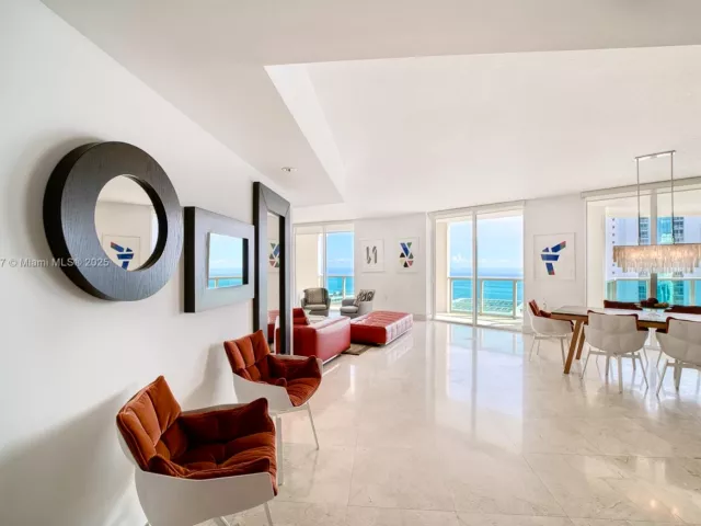 4-bedroom condo for sale in Sunny Isles Beach - 150 Sunny Isles Blvd 1-UPH1 - MondialRealty