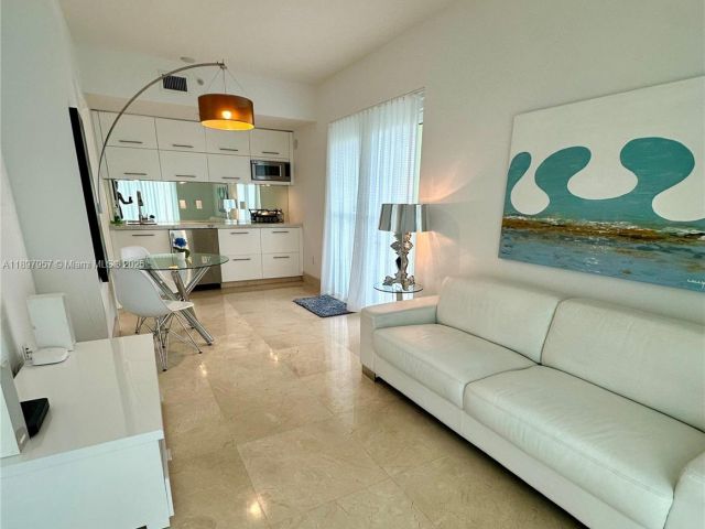 Apartment for sale  Unit #1-UPH1 - photo 6673090