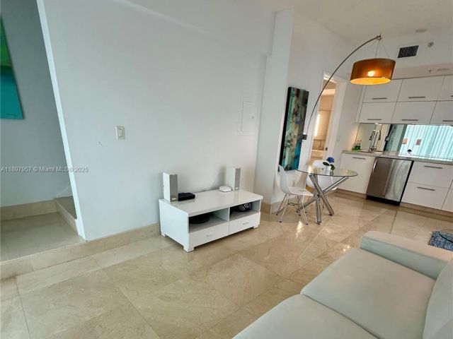 Apartment for sale  Unit #1-UPH1 - photo 6673091