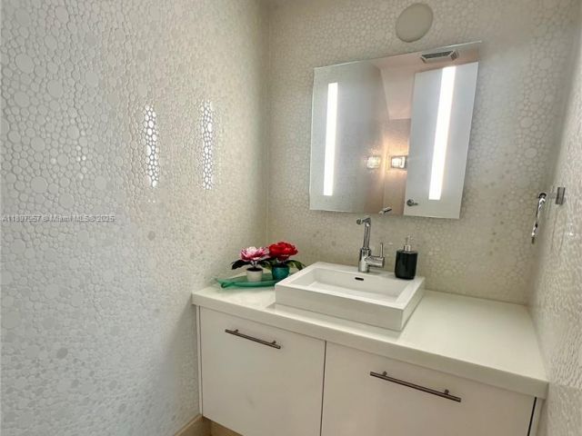 Apartment for sale  Unit #1-UPH1 - photo 6673093