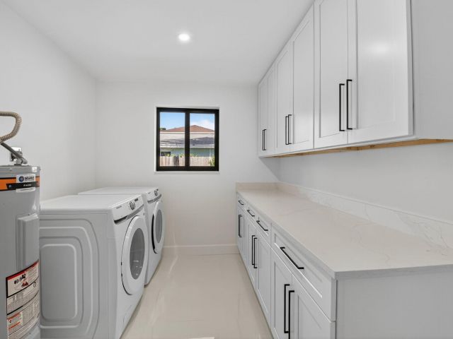 Home for rent at 513 Lindell Boulevard - photo 6673848