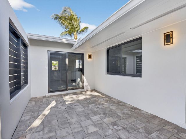 Home for rent at 513 Lindell Boulevard - photo 6673858