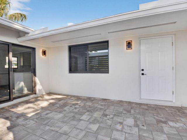 Home for rent at 513 Lindell Boulevard - photo 6673859