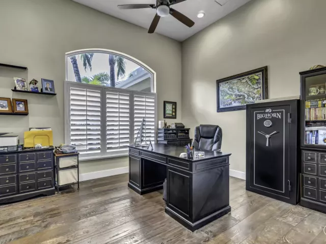 4-bedroom home for sale in West Palm Beach - 1209 Breakers West Boulevard - MondialRealty