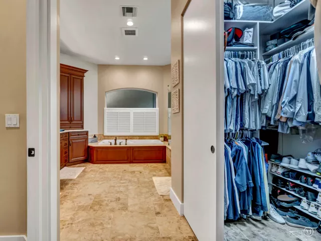 4-bedroom home for sale in West Palm Beach - 1209 Breakers West Boulevard - MondialRealty