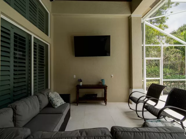 4-bedroom home for sale in West Palm Beach - 1209 Breakers West Boulevard - MondialRealty