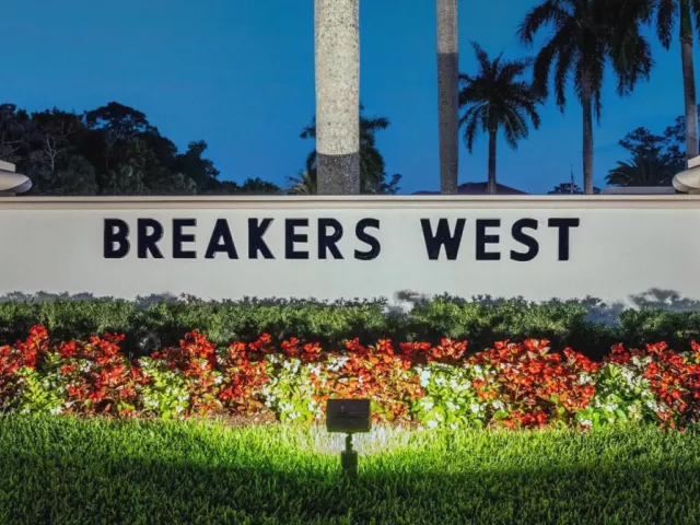 4-bedroom home for sale in West Palm Beach - 1209 Breakers West Boulevard - MondialRealty