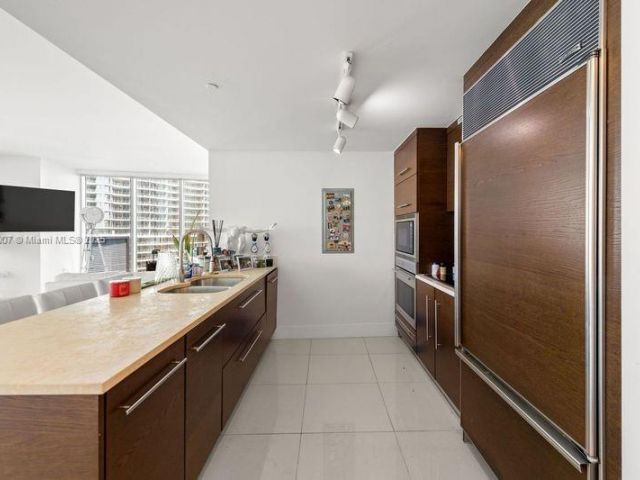 Apartment for sale  Unit #1602 - photo 6728299