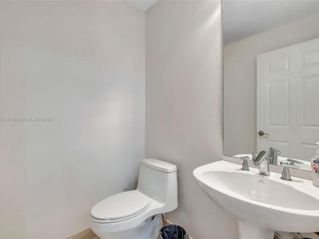 Home for sale at 18409 NE 27th Ct 156 - photo 6671799