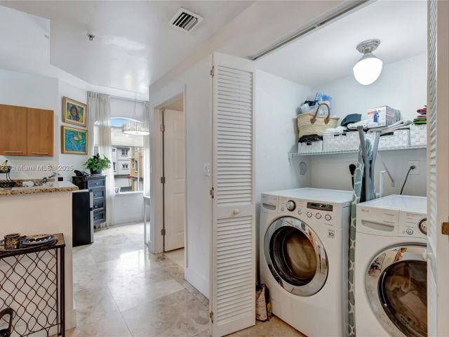 Home for sale at 18409 NE 27th Ct 156 - photo 6671801