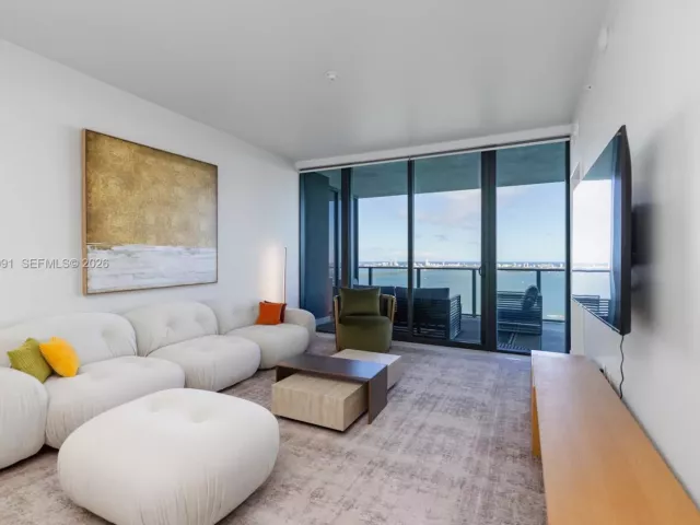 2-bedroom condo for sale in Miami - 700 NE 24th St 4002 - MondialRealty