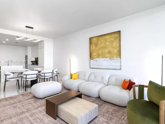 2-bedroom condo for sale in Miami - 700 NE 24th St 4002 - MondialRealty