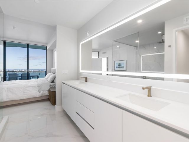 Apartment for sale  Unit #4002 - photo 6685042