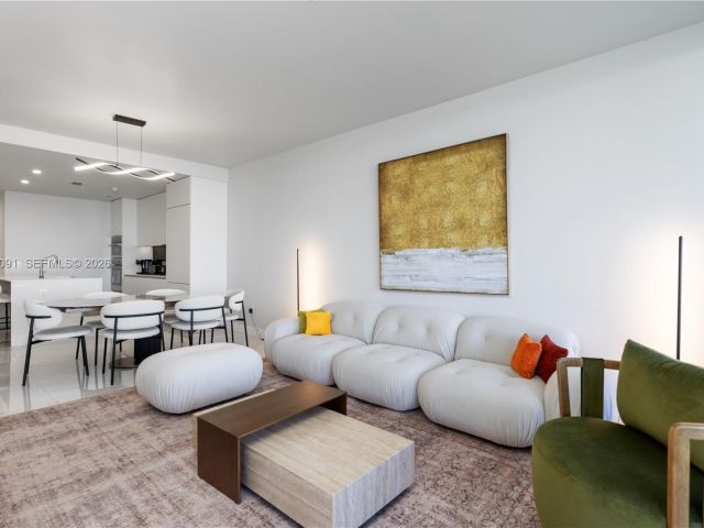 Apartment for sale  Unit #4002 - photo 6685050