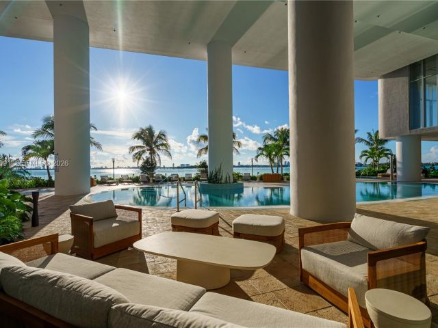 Apartment for sale  Unit #4002 - photo 6685057