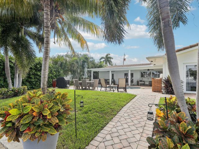 Home for sale at 2731 NE 5th Street - photo 6704051